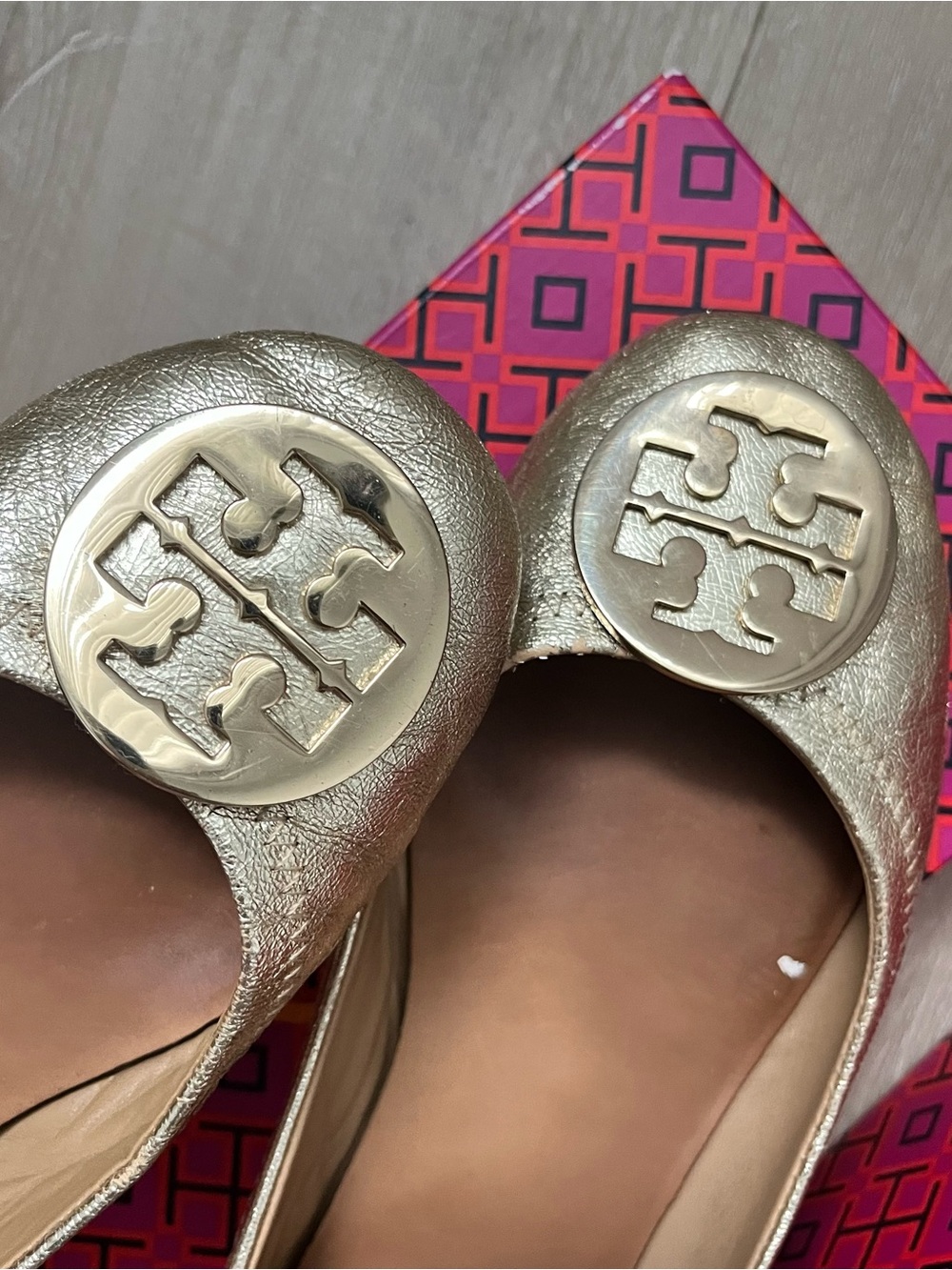 Tory Burch Gold Logo Round-Toe Ballet Flats